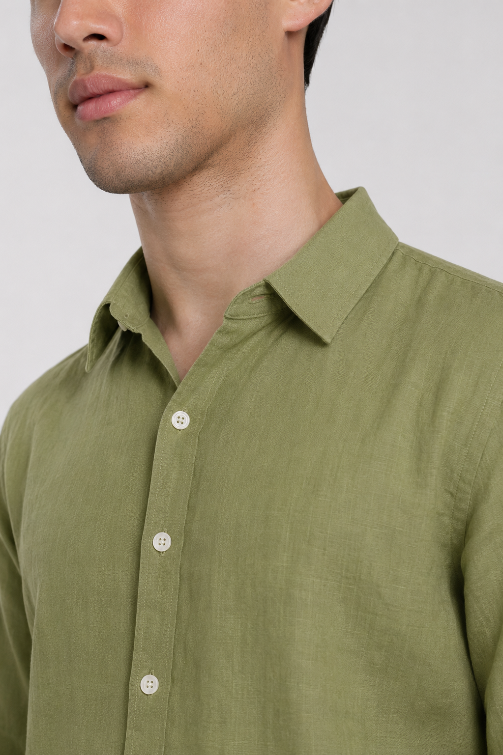 Close-up of sage green linen slim fit shirt | Duch Clothing