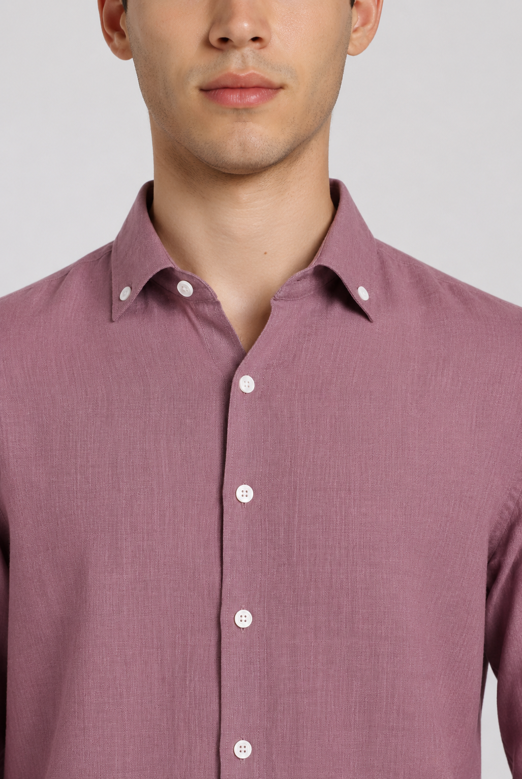 Close-up of mauve linen slim fit shirt | Duch Clothing